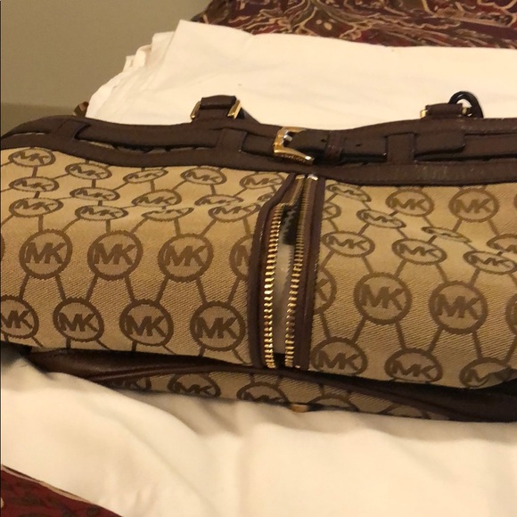 Michael kors handbag - Picture 2 of 3